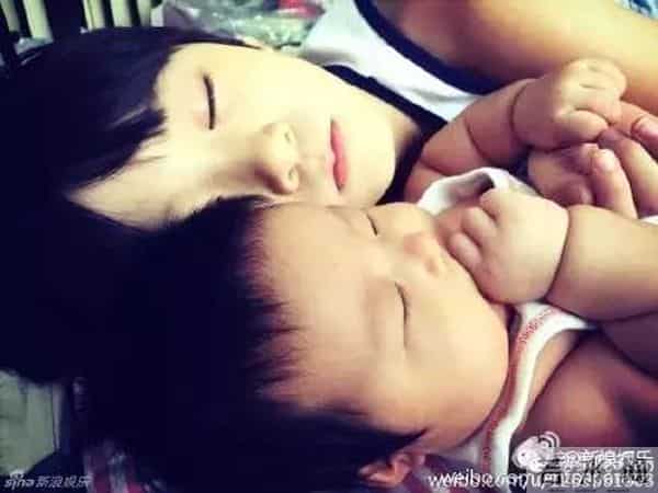 天天哄妹妹好苏,千玺搂弟弟暖炸...小小年纪的他们都成了别人家的哥哥