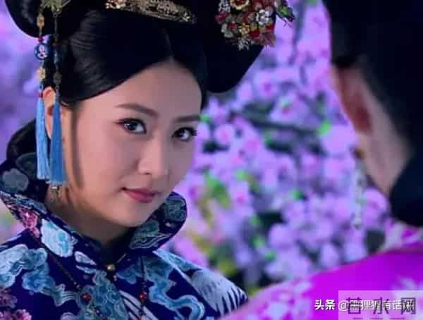 宫锁珠帘:都是嫔位,为何云嫔穿的花枝招展,婉嫔却穿得那么难看