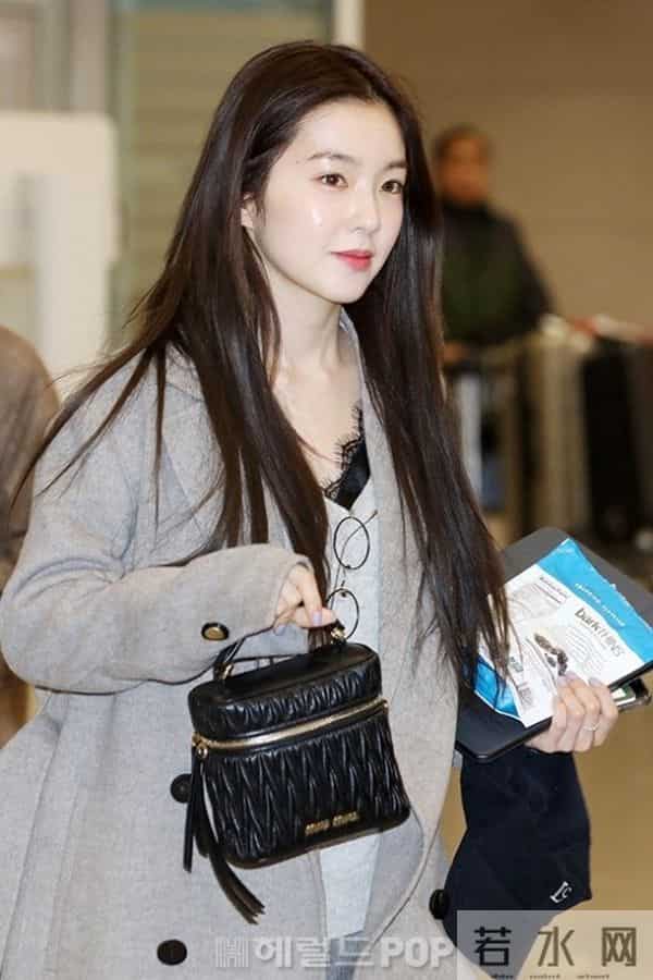 SM家族结束海外公演飞抵韩国 EXO朴灿烈SHINee金基范等口罩遮面显低调