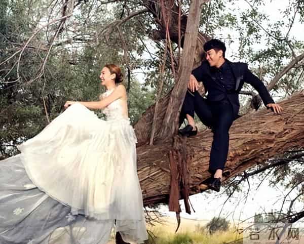 何润东：三次表白孙俪被拒，41岁娶柜姐为妻，恩爱多年无子也幸福