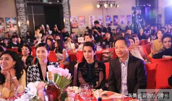 成龙60大寿257位明星到场, 而周润发60大寿, 竟是这番景象