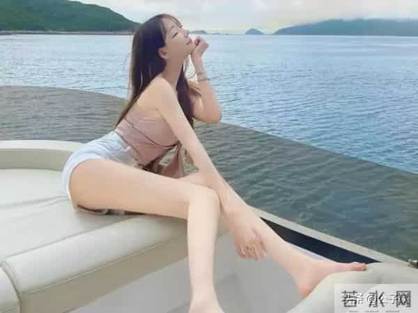 她自曝被陈冠希夺走初夜！一张艳照，彻底撕下了谢芷蕙的遮羞布