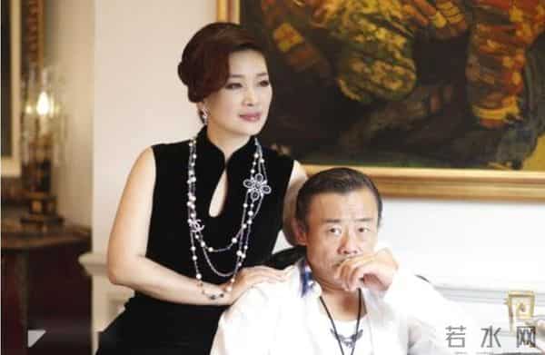 美国感染破79万!曾兴高采烈去美国的周立波黄海波凤姐现在如何了