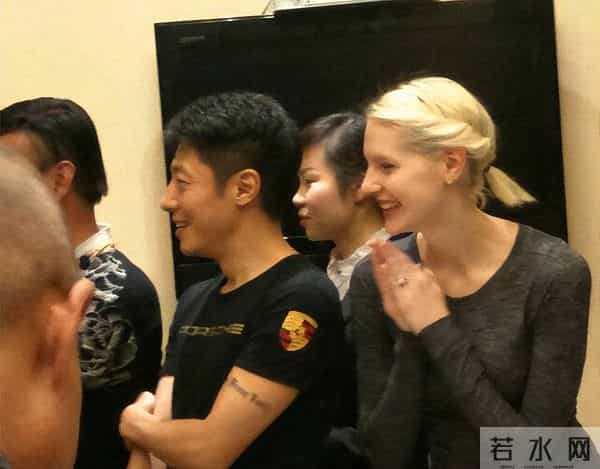 “白富美”李白：五洲辣妹，北大博士，为何能让撒贝宁神魂颠倒？