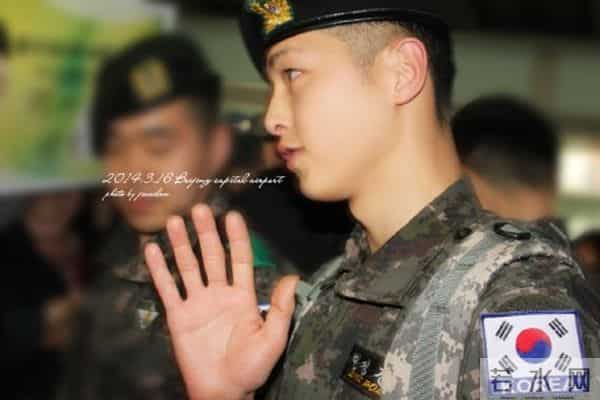 爆宋仲基服兵役期间来北京活动照!解析《太阳的后裔》凭啥火?