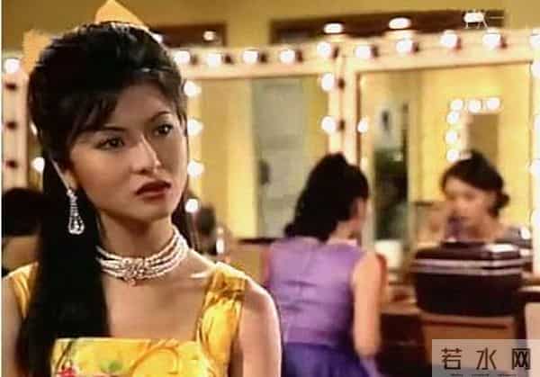 《我和春天有个约会》完美融合精明与单纯的金露露，因美好而幸福