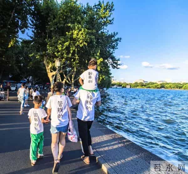 爱情模样太迷人！他在断桥拍了上千对情侣：是不是热恋，一眼能看出