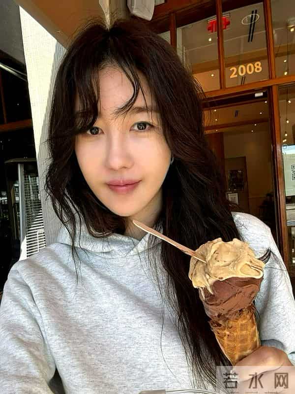 《顶楼》女主李智雅47岁状态太绝！皮肤透亮如大学生