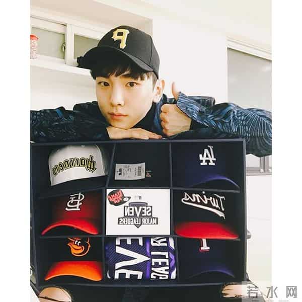 [SHINee][分享]160412 起范为韩国棒球队应援 新发型更加童颜可爱