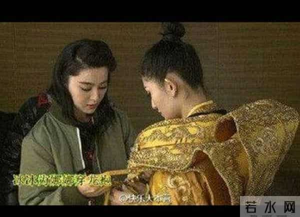 范冰冰送谢娜礼物  一手好字惊艳网友-  “冰冰姐，给我们也写几句”