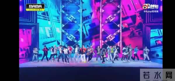 MAMA颁奖礼开场舞台神似煤气灶，特效拉胯，韩国人审美就这？
