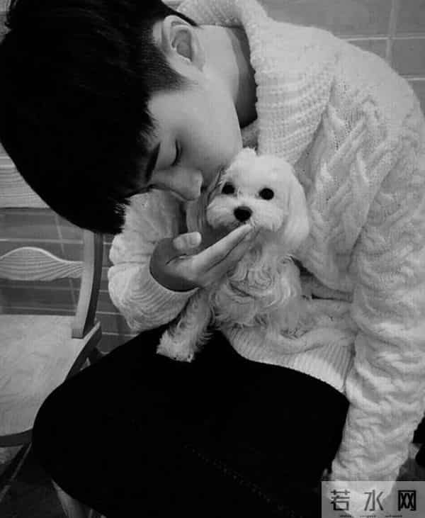 伊能静晒儿女合照 称作为母亲有爱的能力