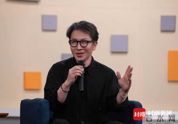 刘谦“空降”封面会客厅 再现“见证奇迹”时刻