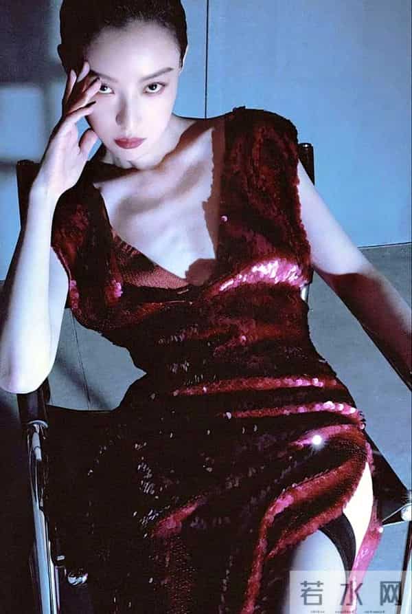 倪妮各种礼服裙子，深V，抹胸，大长腿，丝袜等等，凸显完美身材