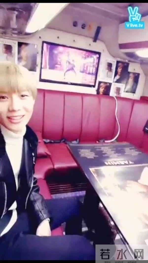 [SHINee][分享]160301 幸福突袭！泰民一天四次V App直播福利满满