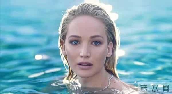 好莱坞性感女神：身材饱满诱惑撩人，艳照泄露后大胆真空逛街