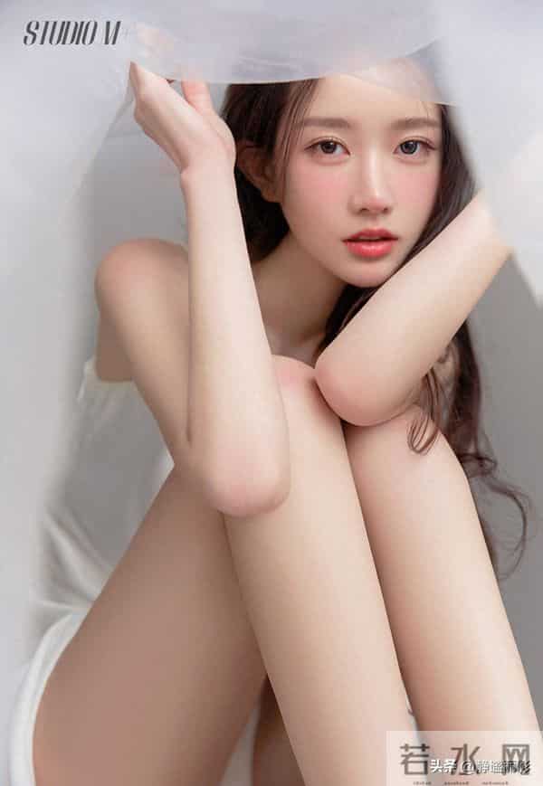 【绝美】白衣校花与大长腿女神轻纱写真