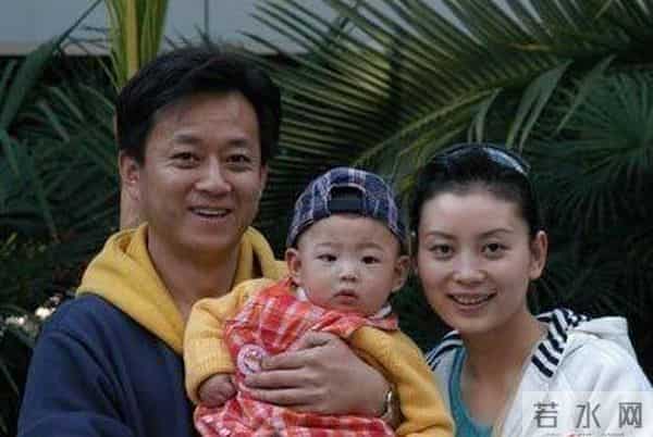 隐婚多年的谭晶：遭韩庚“揭老底”，老公结束中国“无芯”历史