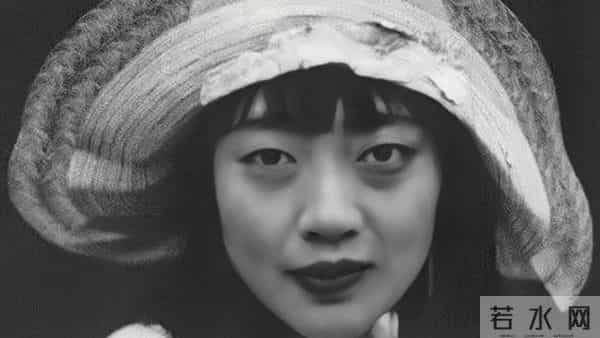 末代皇后婉容：吸食鸦片上瘾，出轨侍卫且生子，死后暴尸荒野