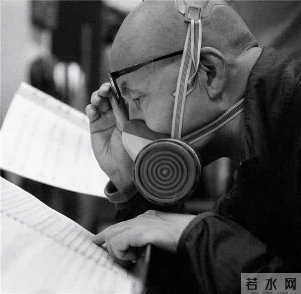 他隐居多年,罕见出山,一句话让人泪目