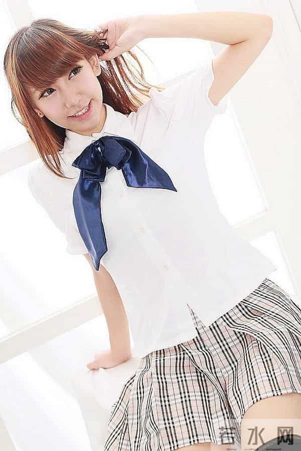 陈冠希前女友谢芷蕙与富二代分手重返娱乐圈,容貌大变网红脸抢镜