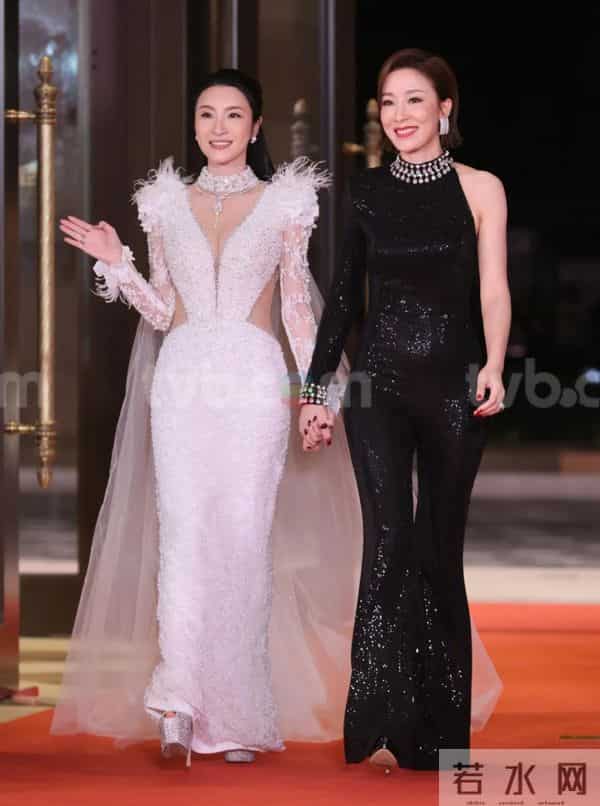 TVB颁奖礼：杨怡紧身礼服抢镜，陈自瑶好美，视后龚嘉欣造型翻车