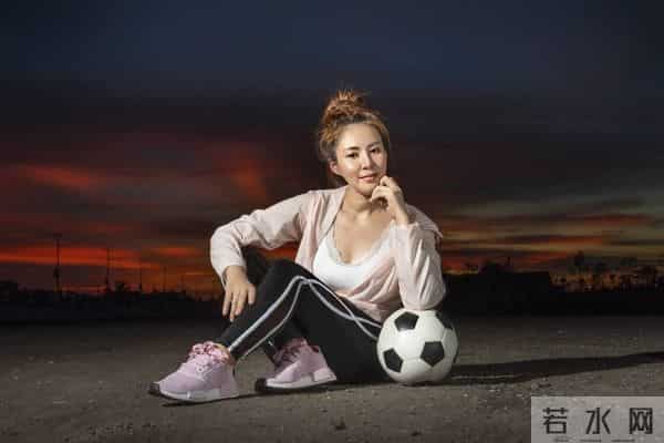 美艳风情，盘点中国十大最美足球宝贝。天使面庞与魔鬼身材并存！