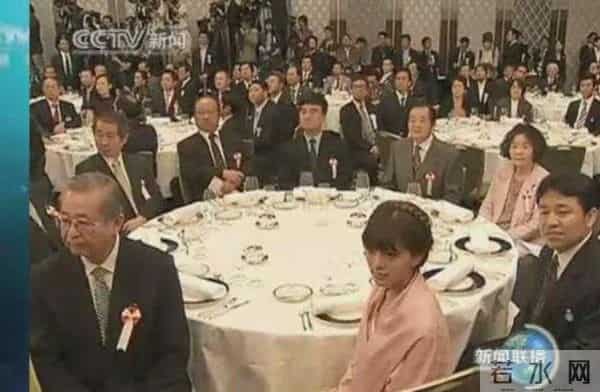 “隐形富婆”阿兰：戴上亿九眼天珠，21岁打败王菲，坐拥亿万身价