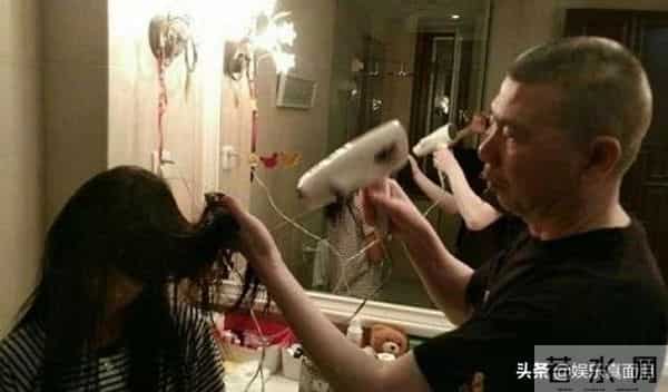 冯小刚徐帆15岁养女近照曝光,长相引网友注意:女大十八变