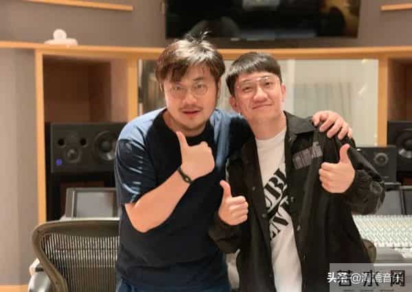 杨坤称他为偶像,幕后打拼8年凭一首歌走红,经历比李荣浩还惨