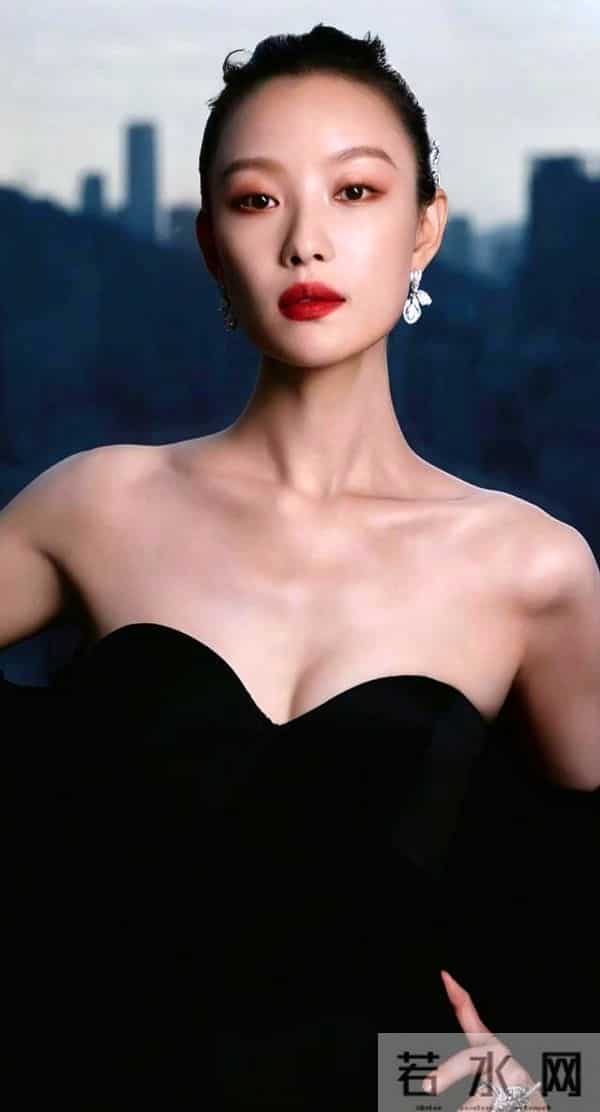 倪妮各种礼服裙子，深V，抹胸，大长腿，丝袜等等，凸显完美身材