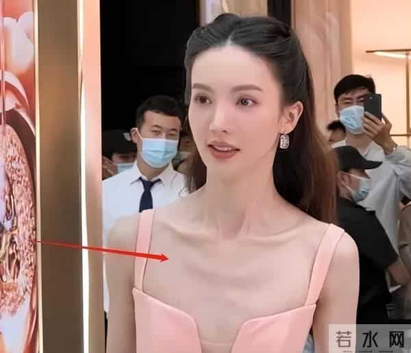 柳岩大胆挑战真空透视裙,看到她转身那刻,网友:这身材犯规了!