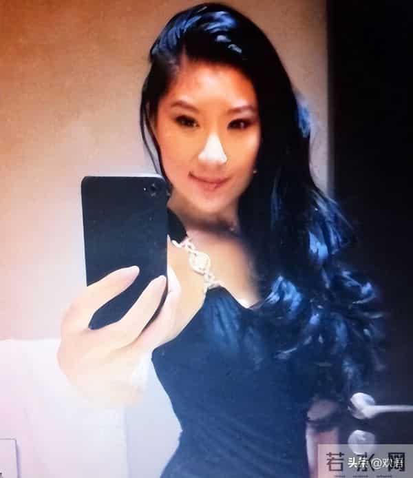 被谢贤养了12年，用青春换来2000万的Coco，已经走上了另一条道路