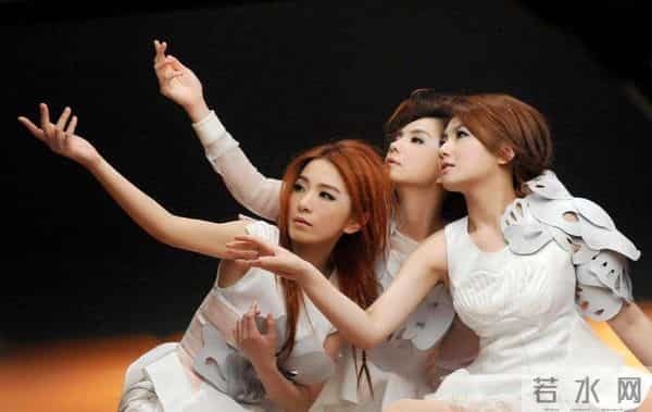 女孩帮女孩也靠谱，7对胜似亲人的好姐妹，放弃名利都不丢下彼此