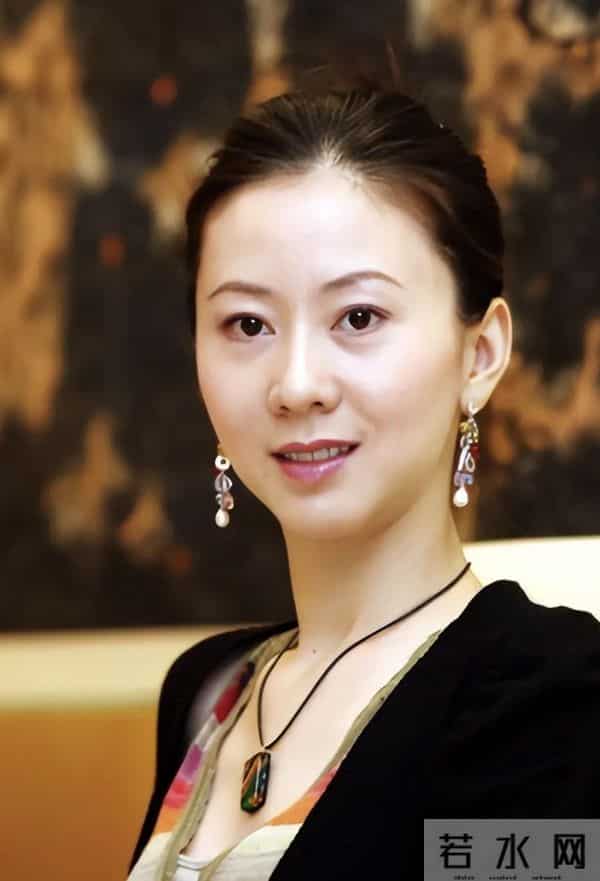 “初代裸模”汤加丽：父亲不认她，丈夫气得离婚，23年后救赎自己