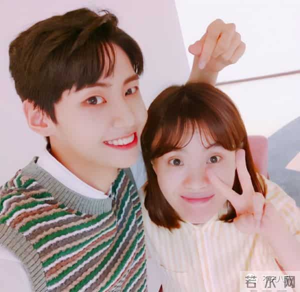 一定很痛苦吧?生日前一天,她和母亲一起自杀身亡