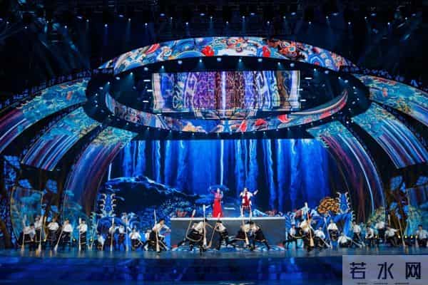 “小仙女”阿兰秀二胡唱藏歌,广东卫视春晚民族风真够浓