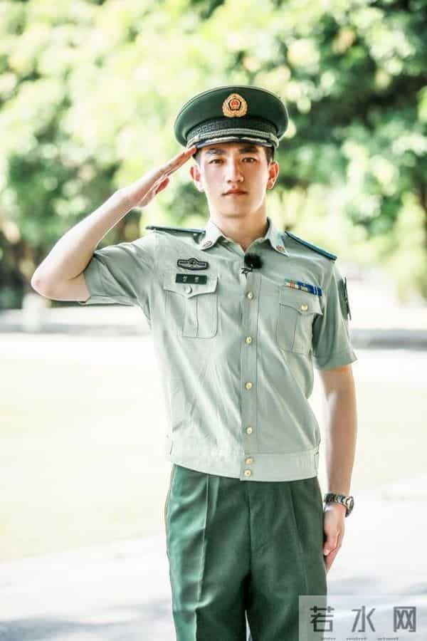 张馨予上位史：从“黑料女王”到荣誉军嫂，她如何“一嫁改命”？