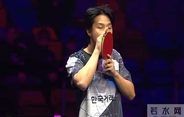 突发！松岛辉空和安宰贤的比赛还没打，松岛便暂停比赛，怒指看台