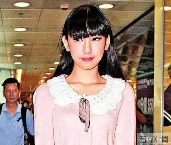 她自曝被陈冠希夺走初夜！一张艳照，彻底撕下了谢芷蕙的遮羞布