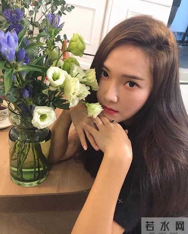 爱豆郑秀妍这么忙 居然还隐藏了一重身份?Ins上传疯传!