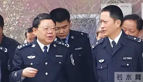 曾经的扫黑英雄文强,生命中的最后四小时,在看守所里辗转难眠