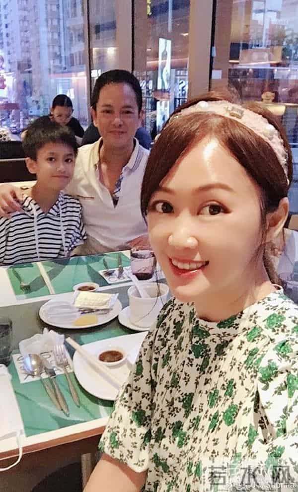 还记得陈小春版《鹿鼎记》的阿珂吗？她51岁长这样