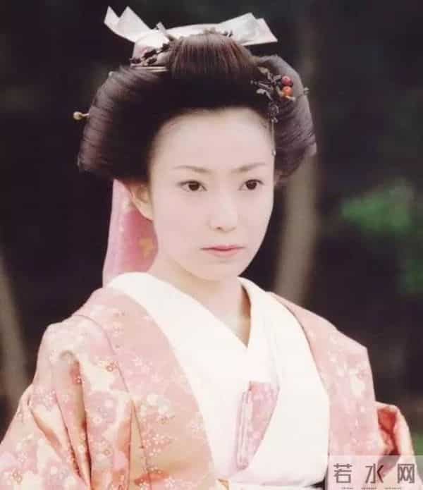 菅野美穗:最美少年的初恋,6次日本大赏女主角,她的魅力成谜