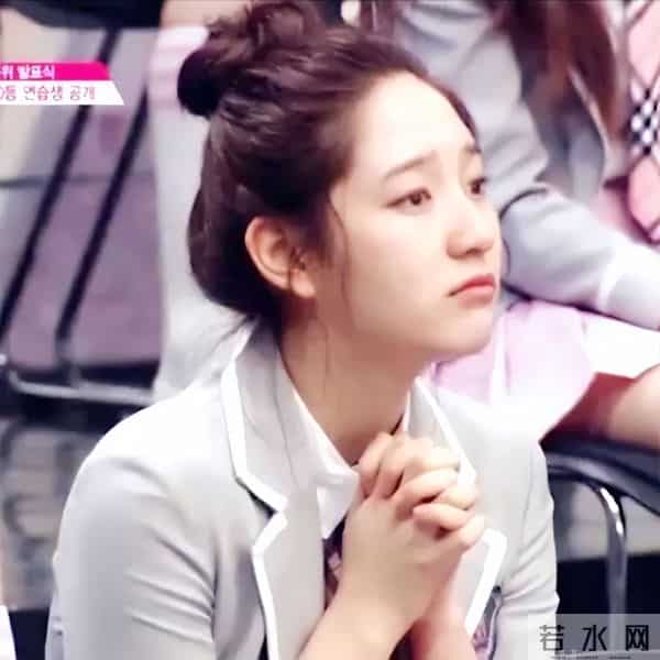 长相酷似郑秀晶,又出身一线女团,但她却星路坎坷