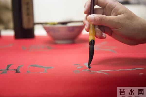 上联：三星白兰地；下联：五月黄梅天 100个无情对，超有趣对联