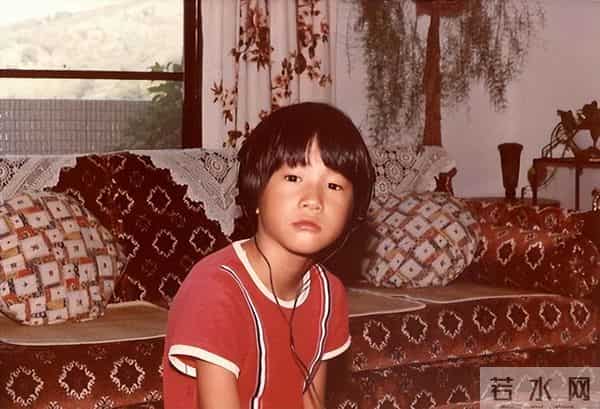 何润东：三次表白孙俪被拒，41岁娶柜姐为妻，恩爱多年无子也幸福