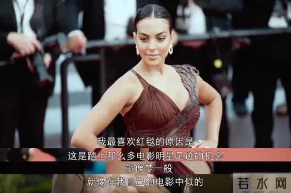 还没结婚就当3个娃后妈，她的恋情价值几亿？