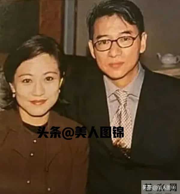 郭靖师傅~斑斑,主持过央视春晚,前夫惠天赐,姐姐森森