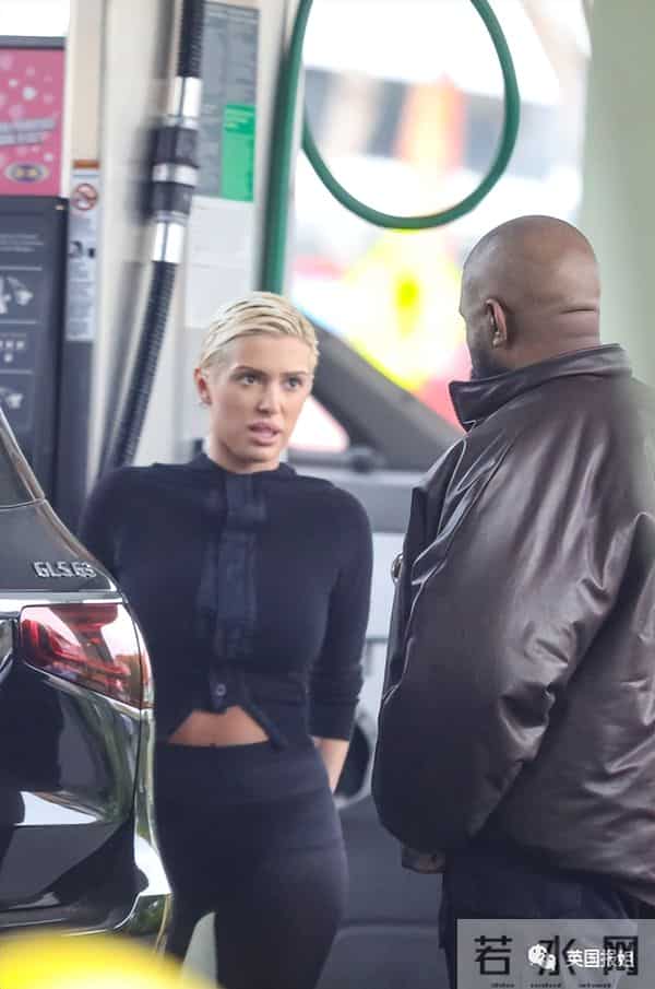 金卡戴珊离婚又分手后变化超大！素颜出镜惊呆网友，参演爆火美剧